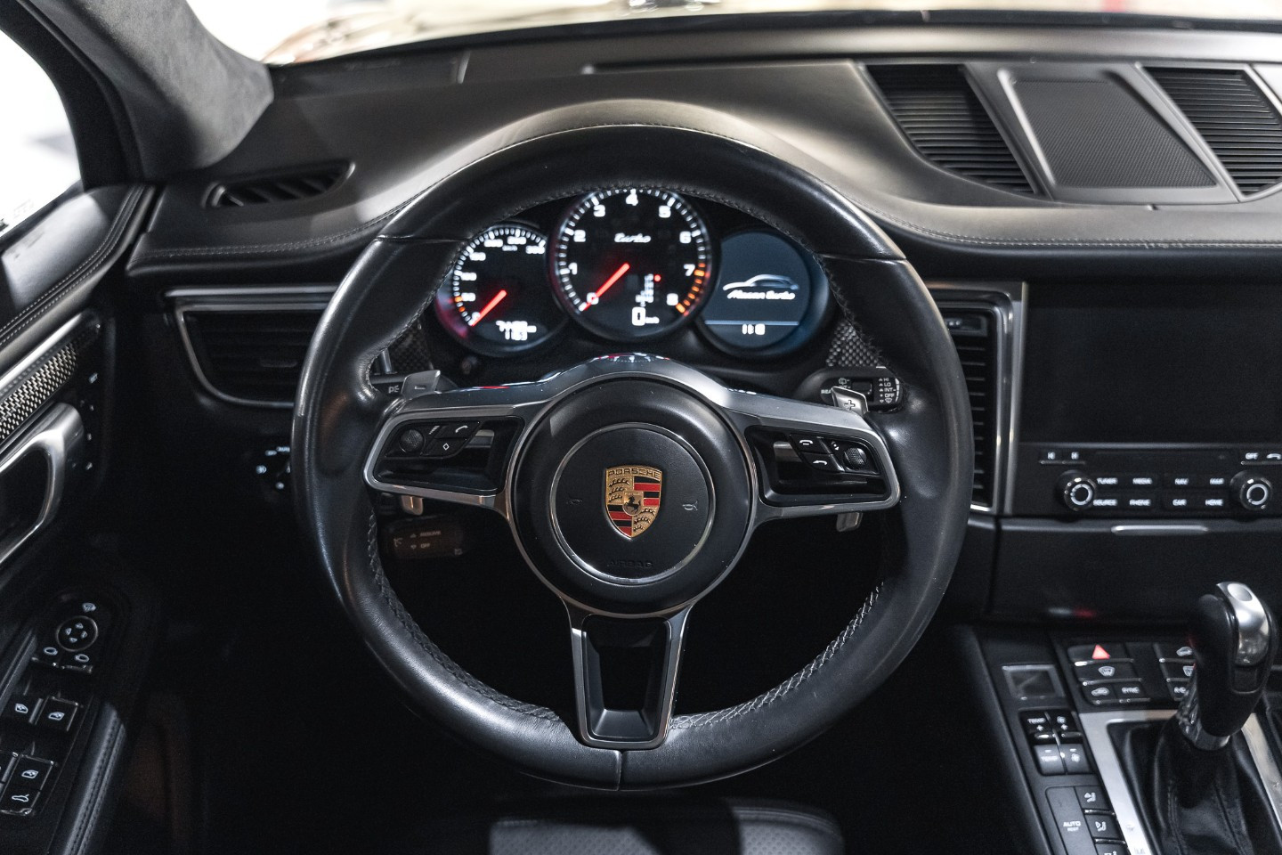 
                                                Voiture
                                                 Porsche Macan Turbo V6 3.6 400