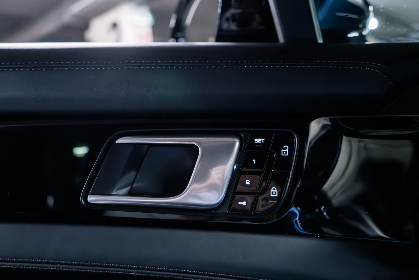 
                                                Voiture
                                                 Porsche Panamera 4 E-Hybrid