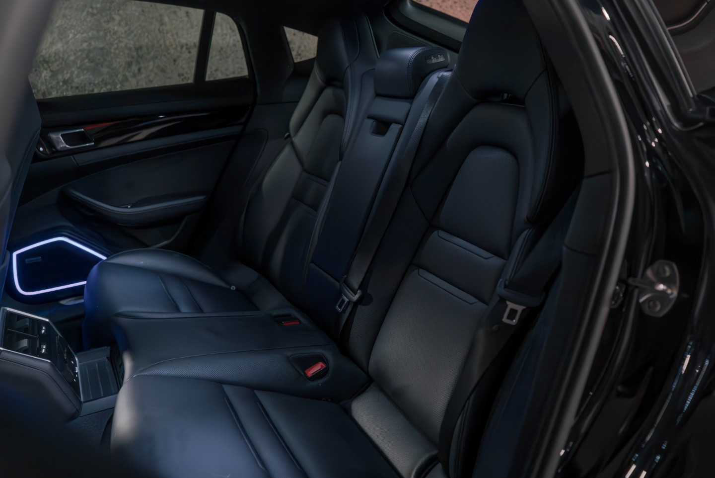 
                                                Voiture
                                                 Porsche Panamera 4 E-Hybrid