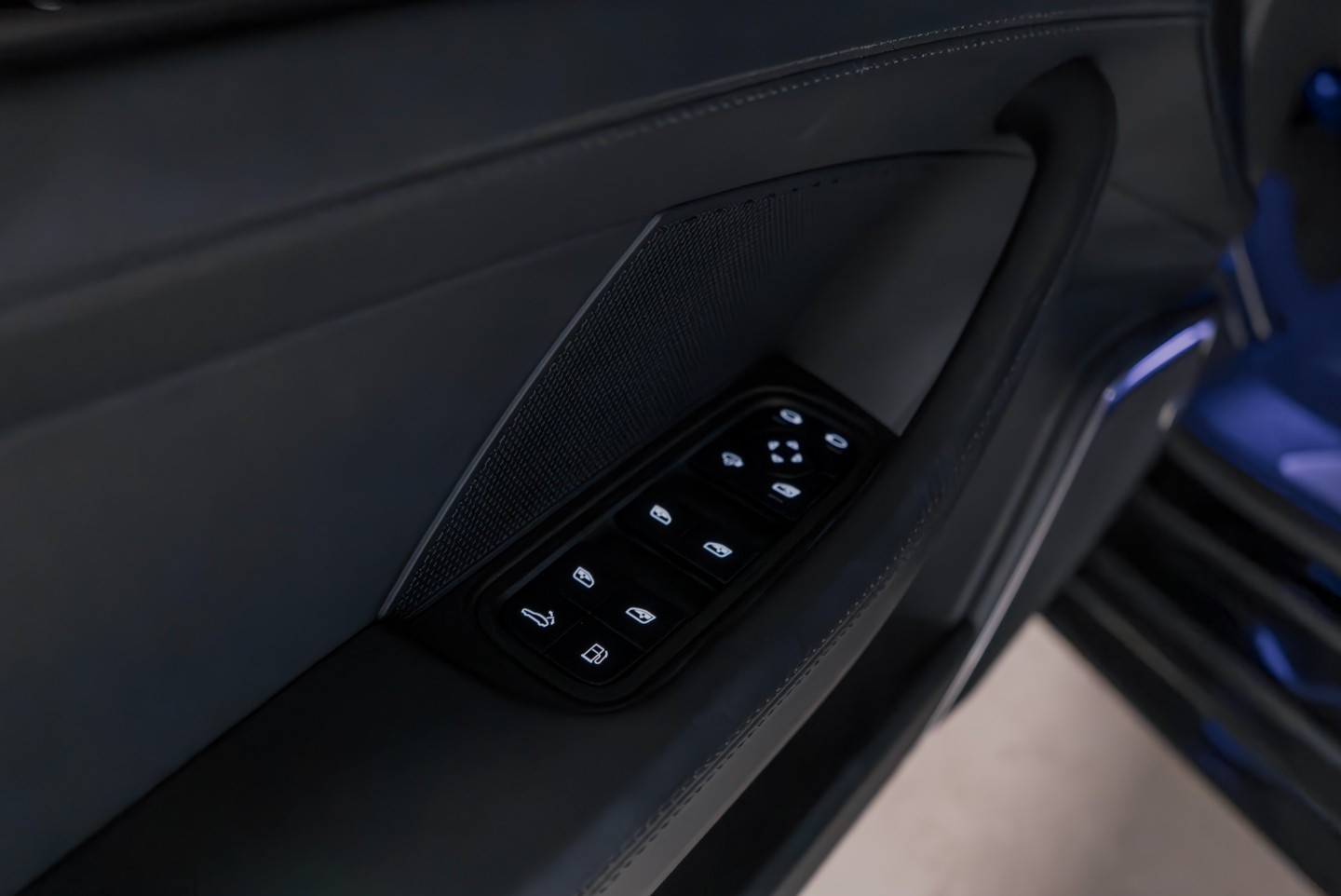 
                                                Voiture
                                                 Porsche Panamera 4 E-Hybrid