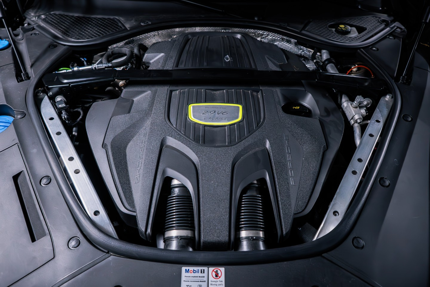 
                                                Voiture
                                                 Porsche Panamera 4 E-Hybrid