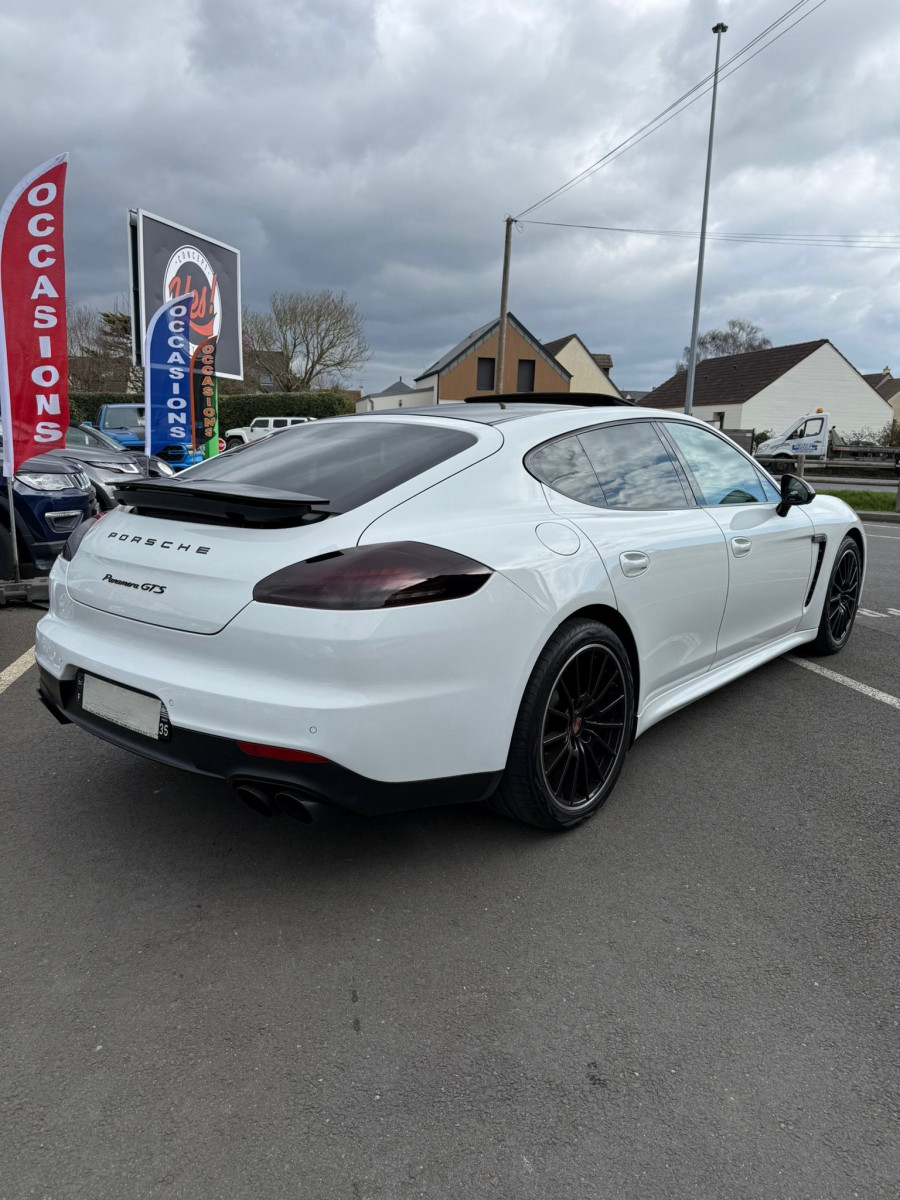 
                                                Voiture
                                                 Porsche Panamera gts 4,8 l 440 cv