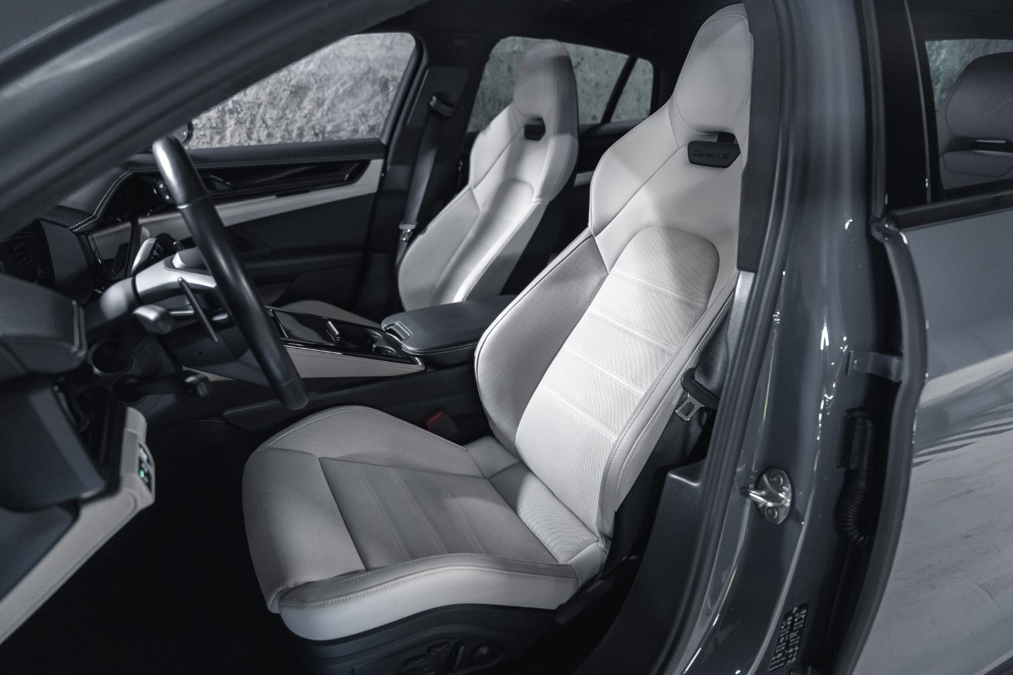 
                                                Voiture
                                                 Porsche Panamera (III.I) Turbo S E-Hybrid