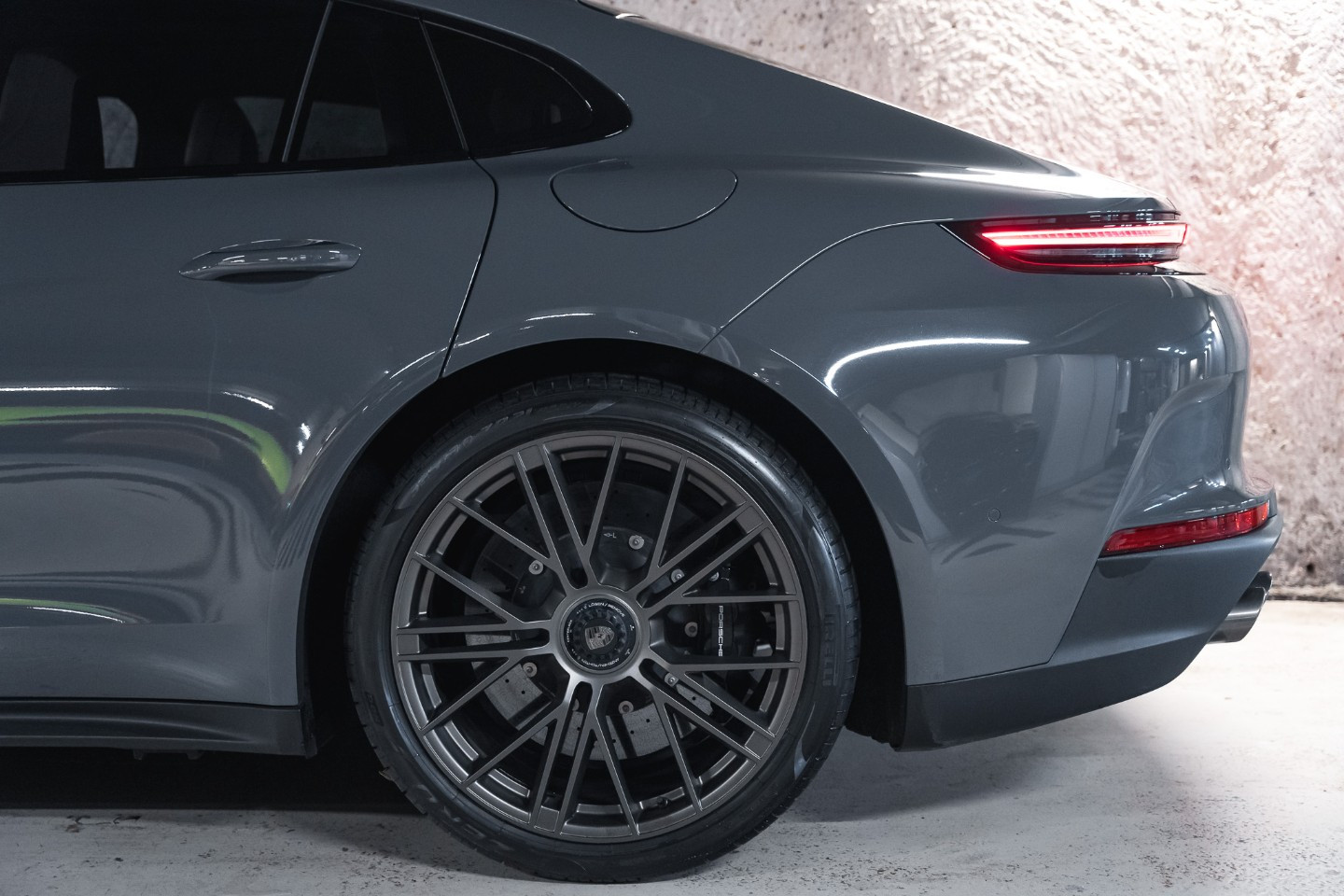 
                                                Voiture
                                                 Porsche Panamera (III.I) Turbo S E-Hybrid