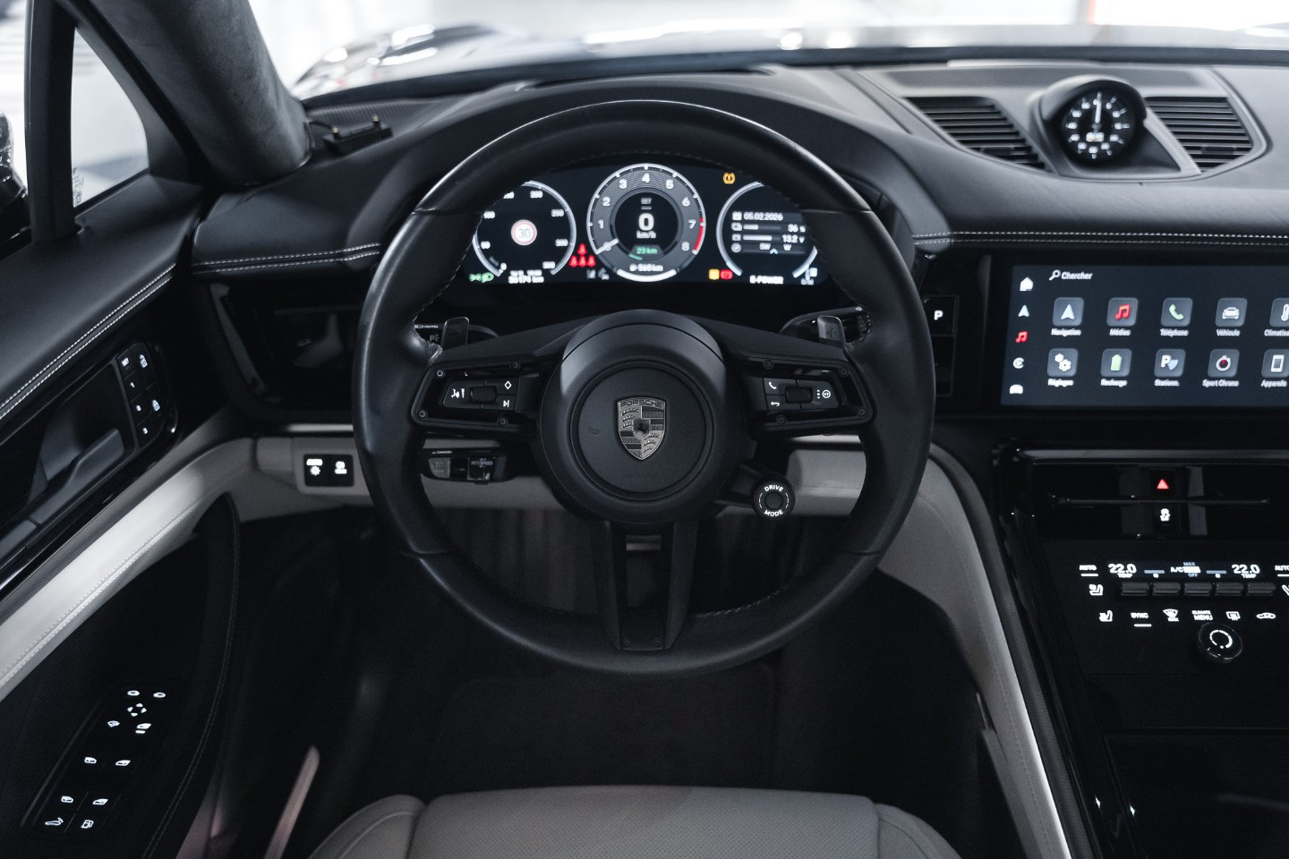 
                                                Voiture
                                                 Porsche Panamera (III.I) Turbo S E-Hybrid