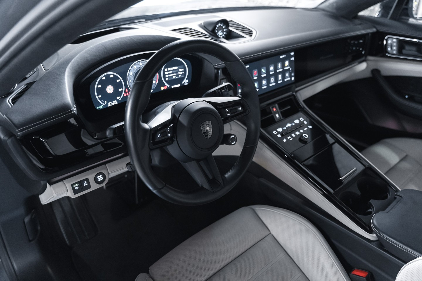 
                                                Voiture
                                                 Porsche Panamera (III.I) Turbo S E-Hybrid