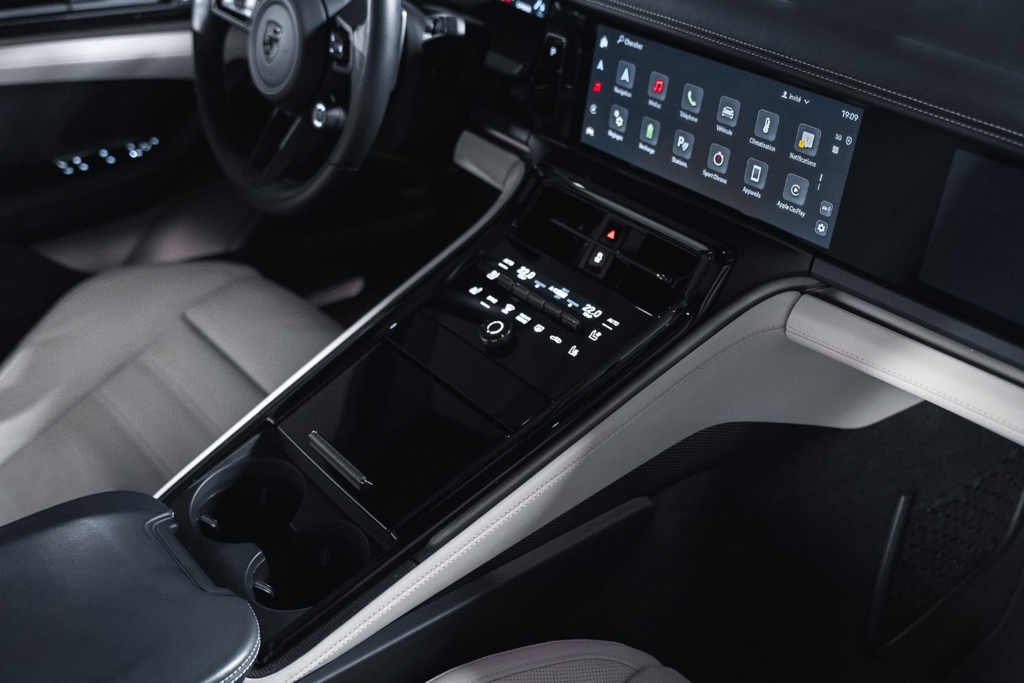 
                                                Voiture
                                                 Porsche Panamera (III.I) Turbo S E-Hybrid