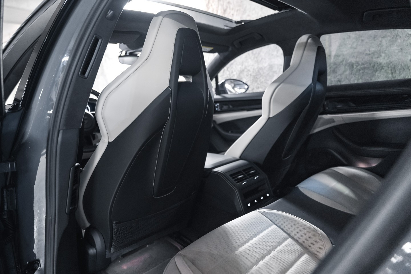 
                                                Voiture
                                                 Porsche Panamera (III.I) Turbo S E-Hybrid