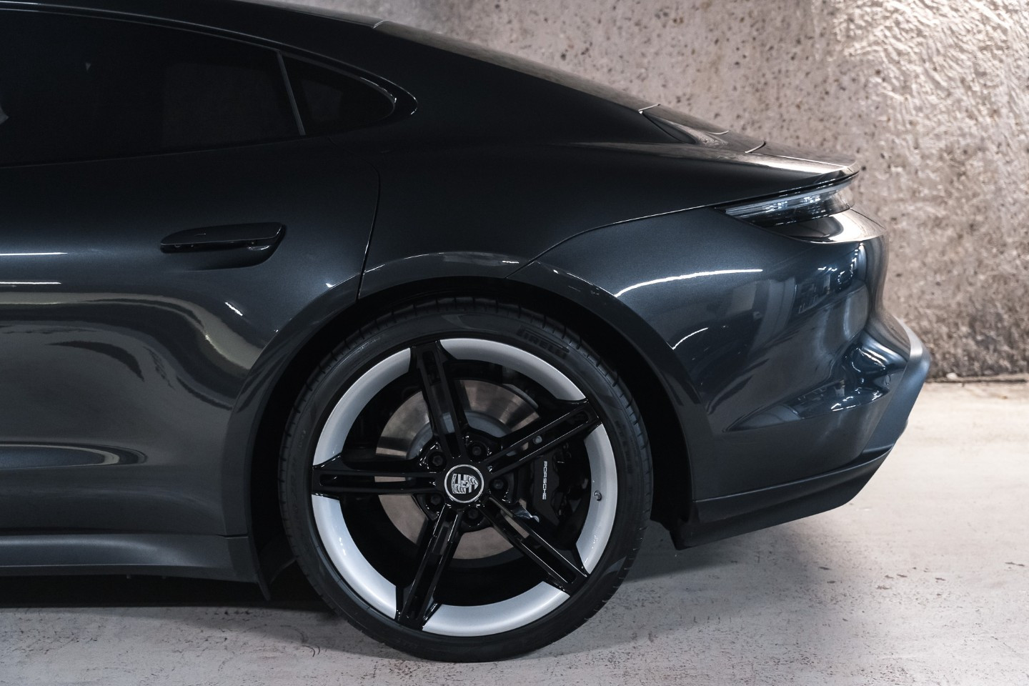 
                                                Voiture
                                                 Porsche Taycan