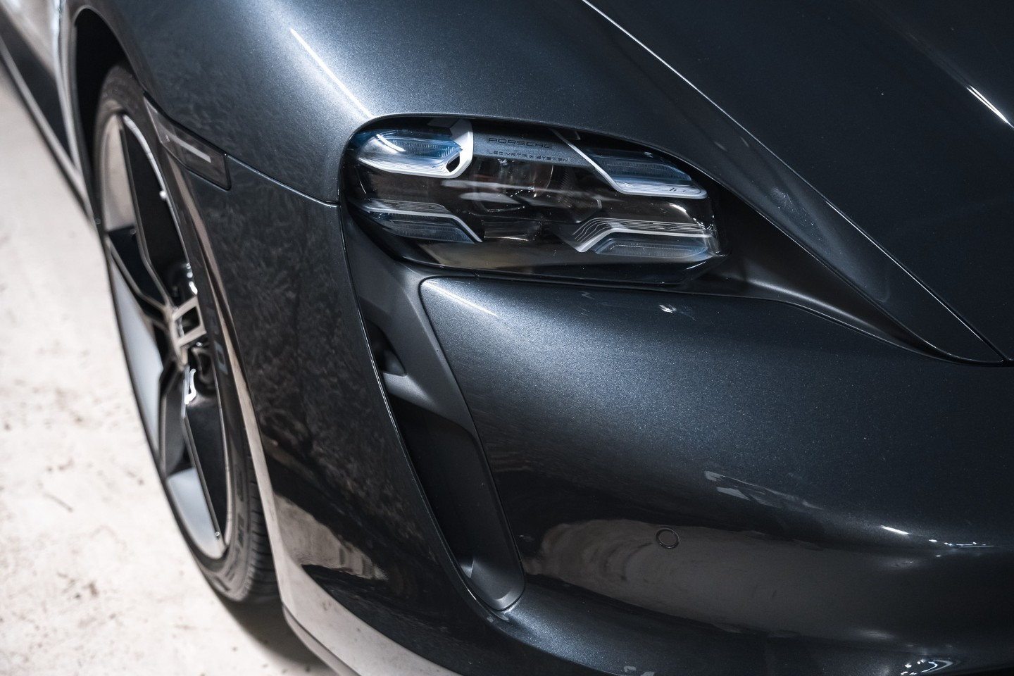 
                                                Voiture
                                                 Porsche Taycan