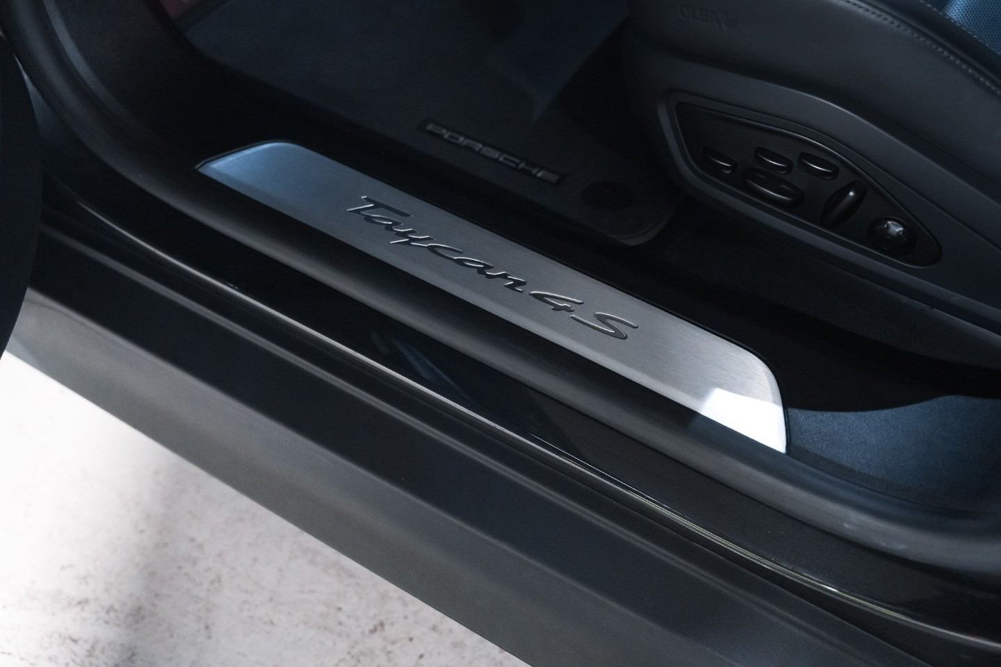 
                                                Voiture
                                                 Porsche Taycan