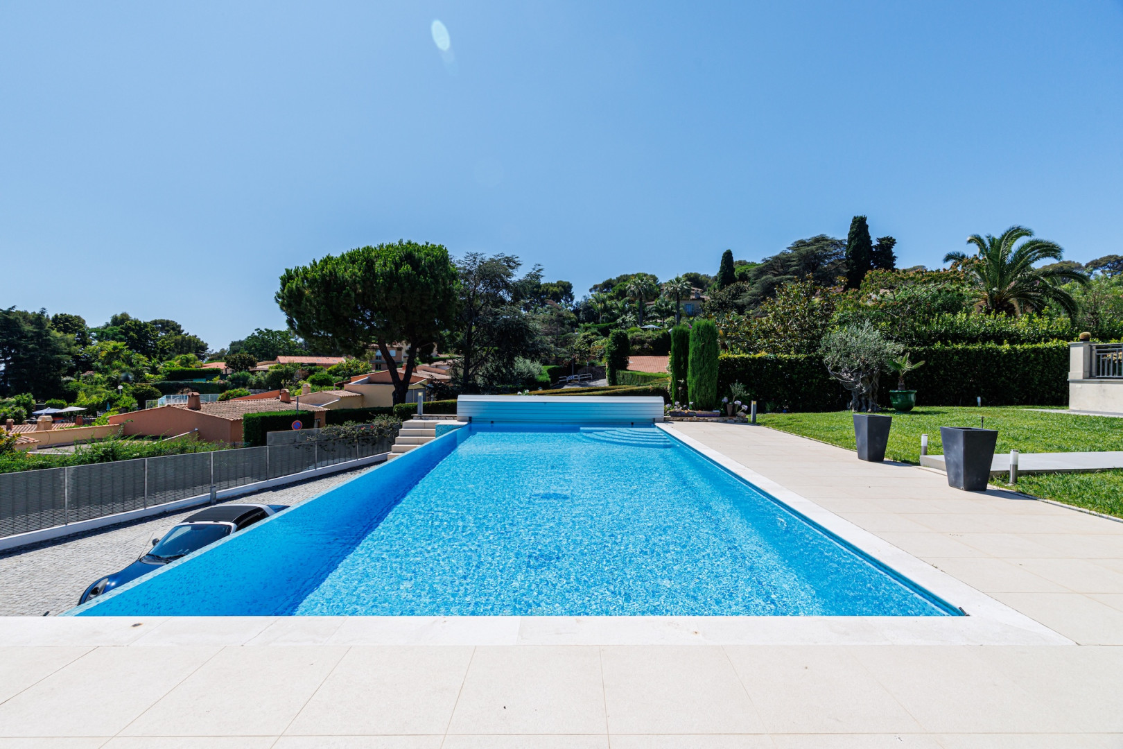 
                                                Vente
                                                 Pour horizon, la Méditerranée