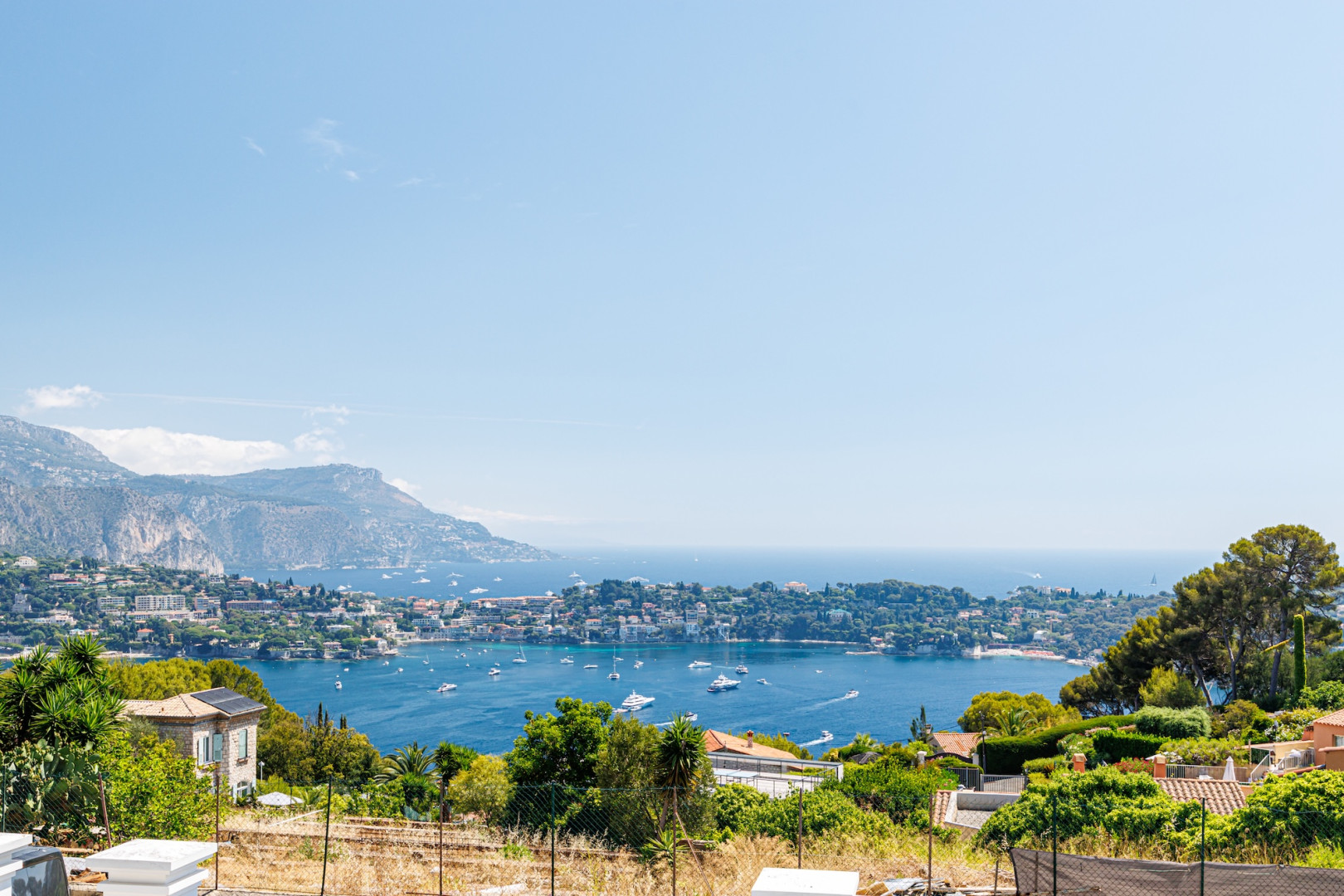 
                                                Vente
                                                 Pour horizon, la Méditerranée