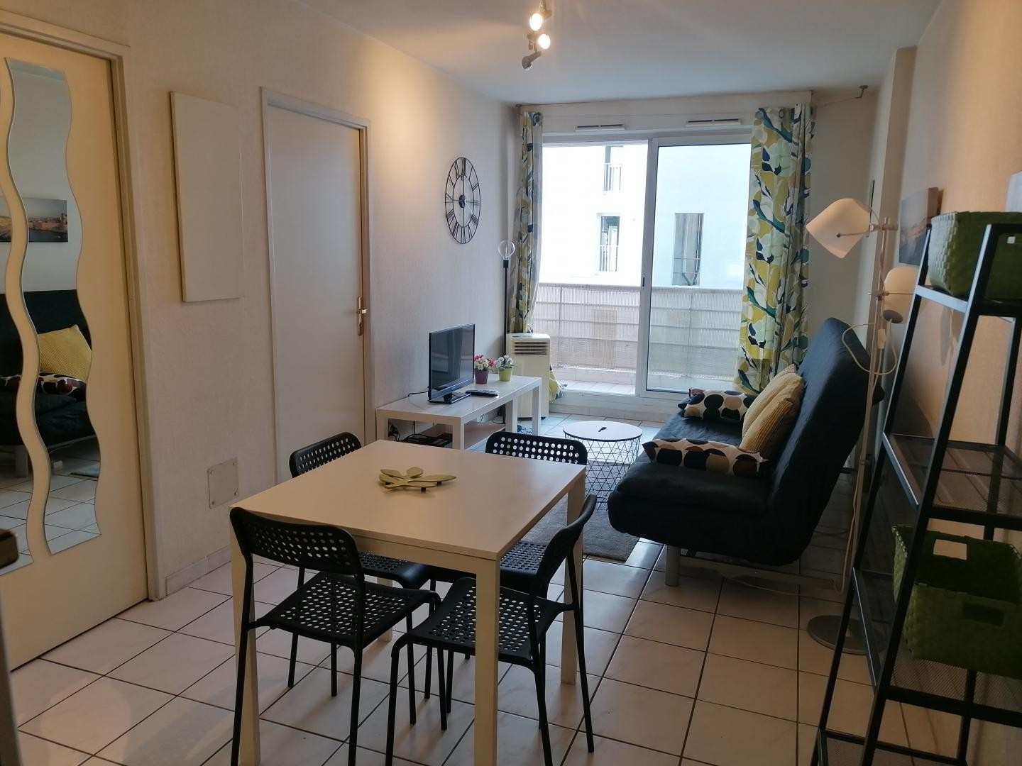 
                                                Location
                                                 Prado Blanche
