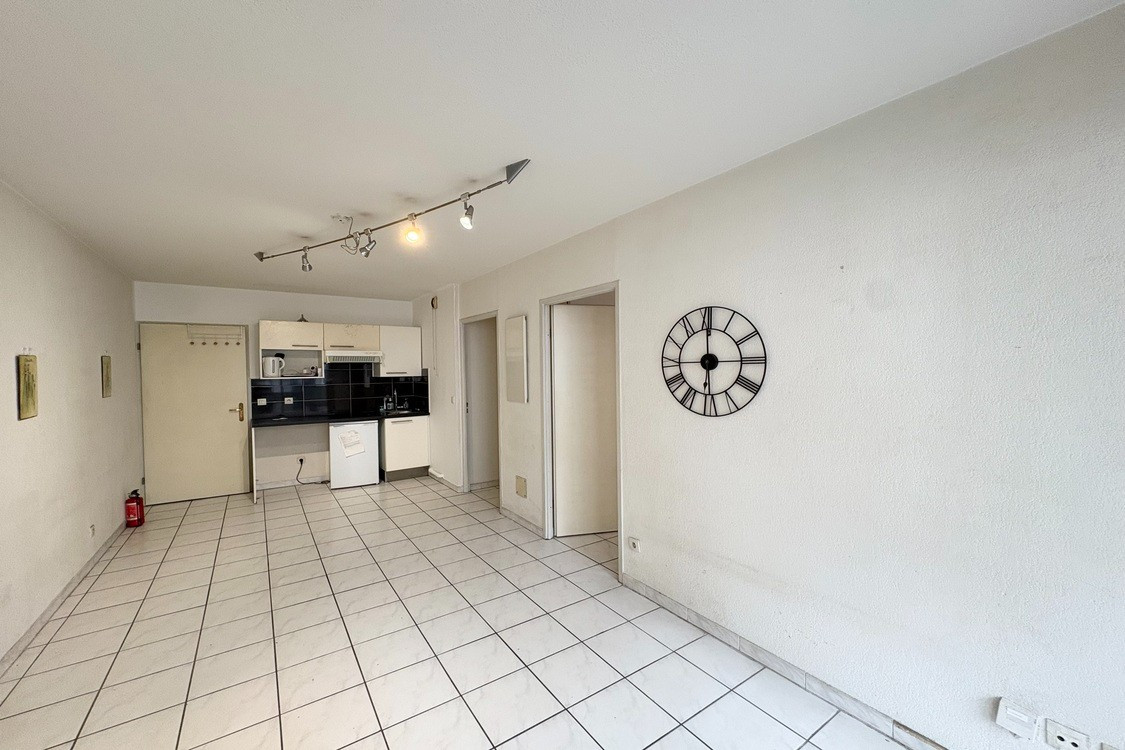 
                                                Location
                                                 Prado blanche