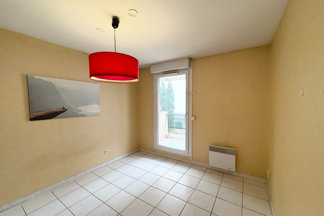 
                                                Location
                                                 Prado blanche