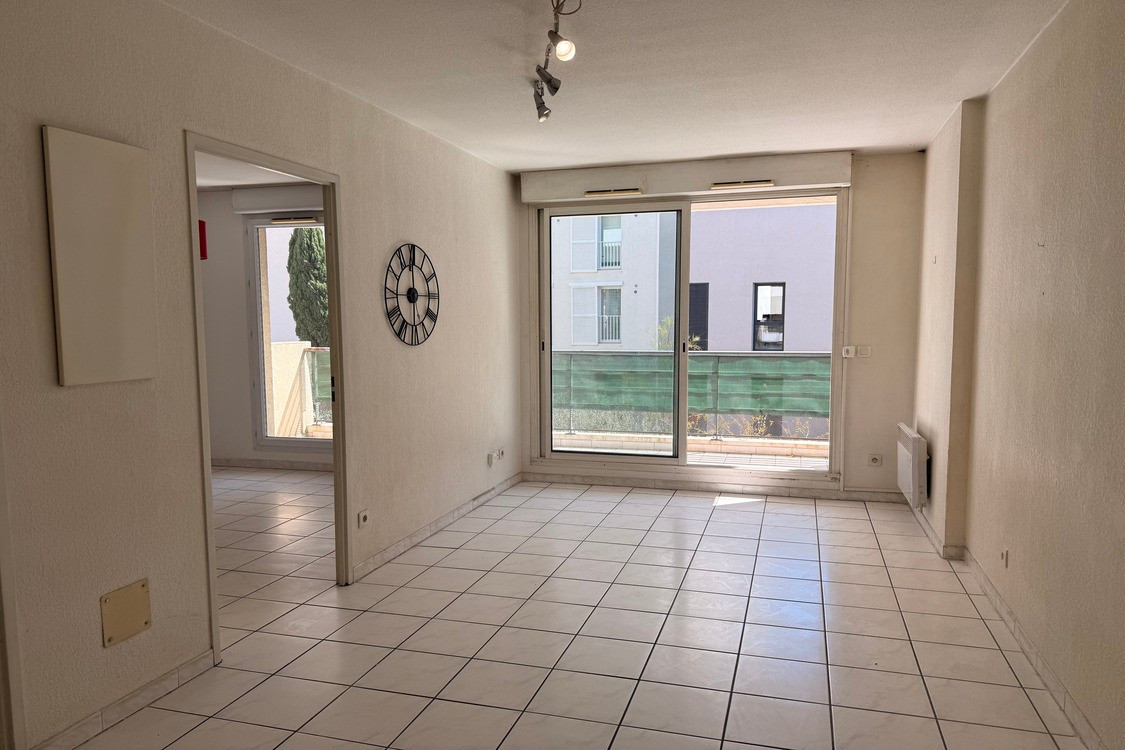 
                                                Location
                                                 Prado Blanche*