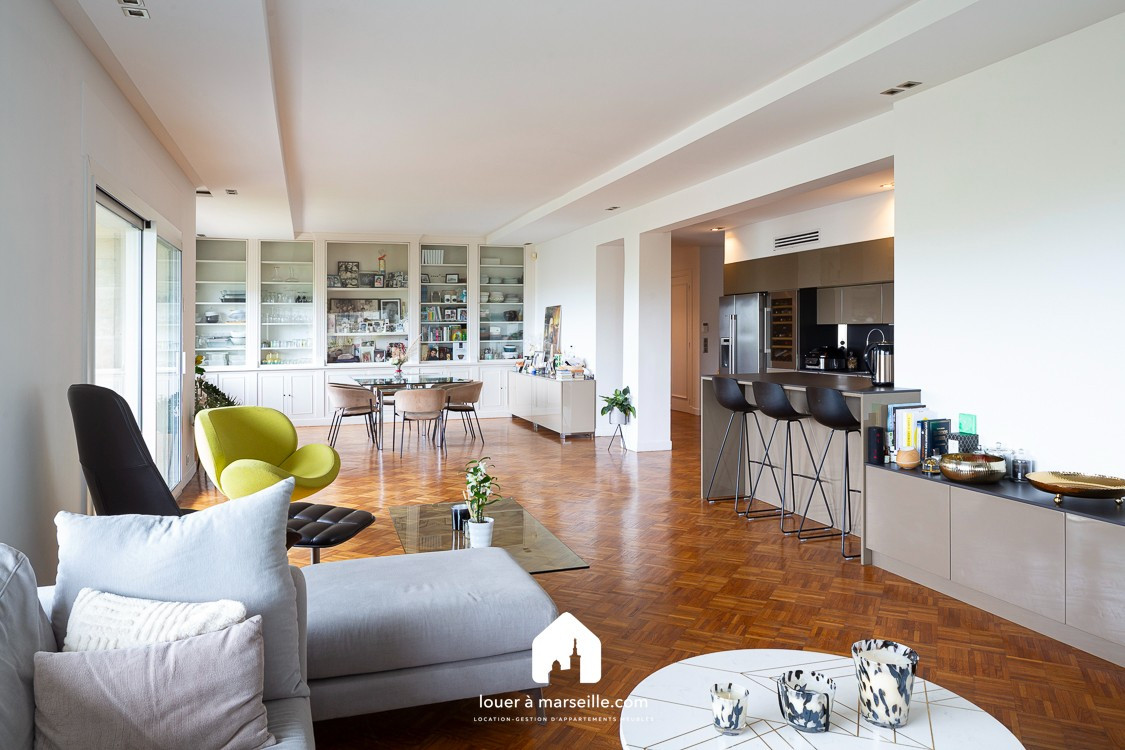 
                                                Location
                                                 Prado Ile de France