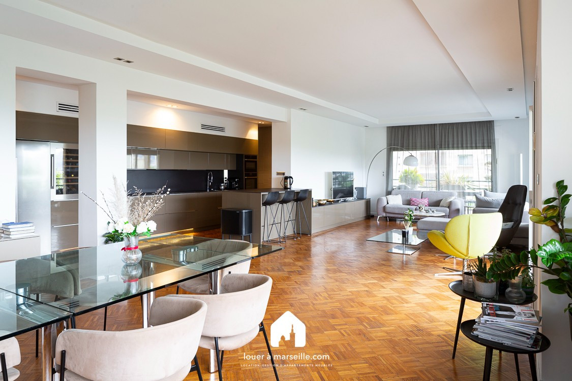 
                                                Location
                                                 Prado Ile de France