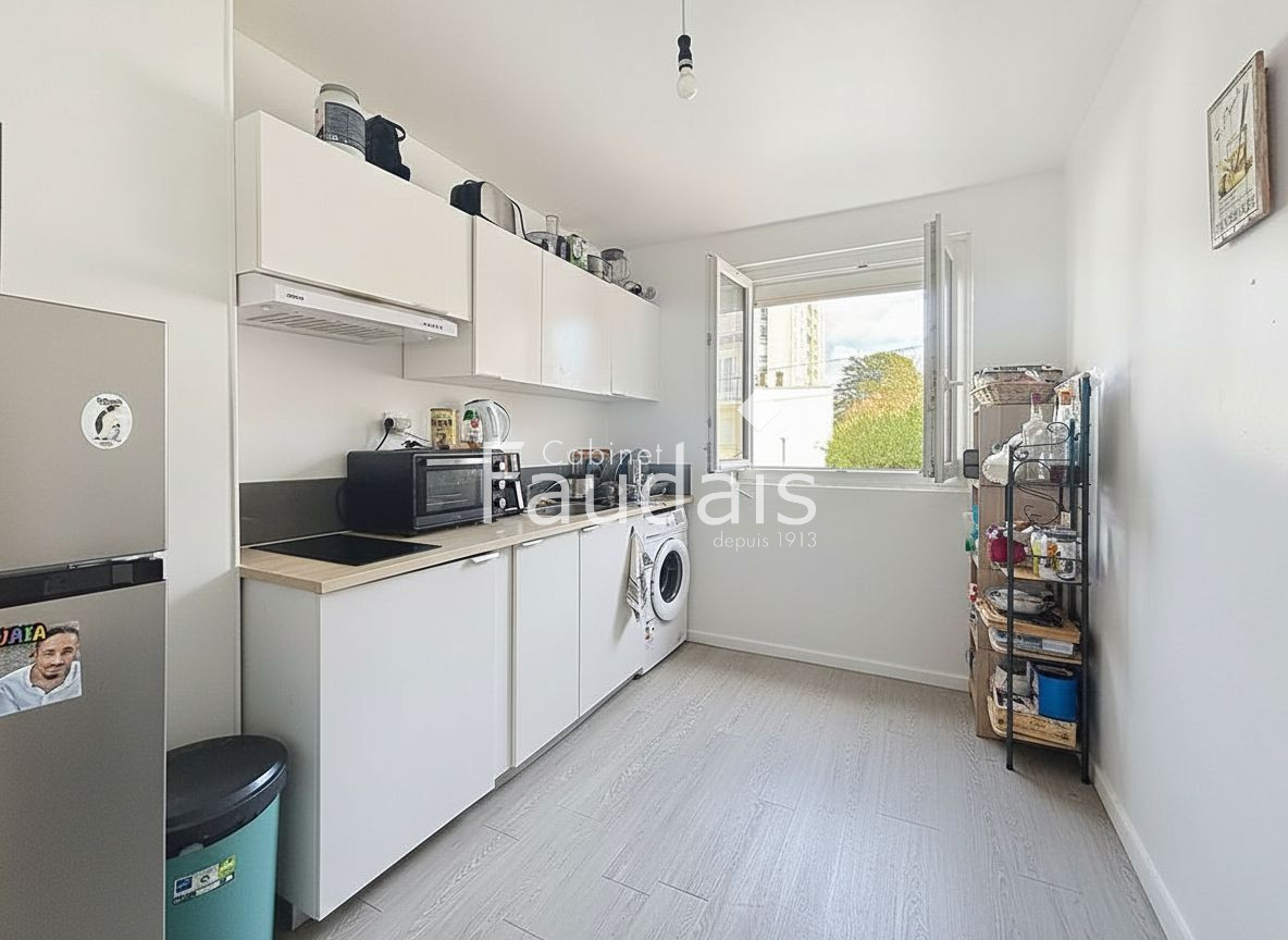 
                                                Vente
                                                 PROCHE CENTRE VILLE ET COLLEGE