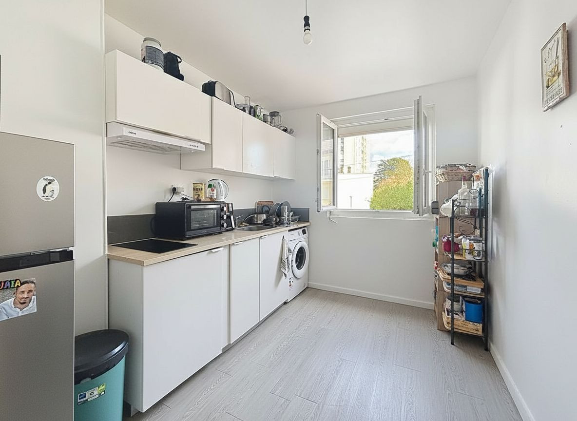 
                                                Vente
                                                 PROCHE CENTRE VILLE ET COLLEGE