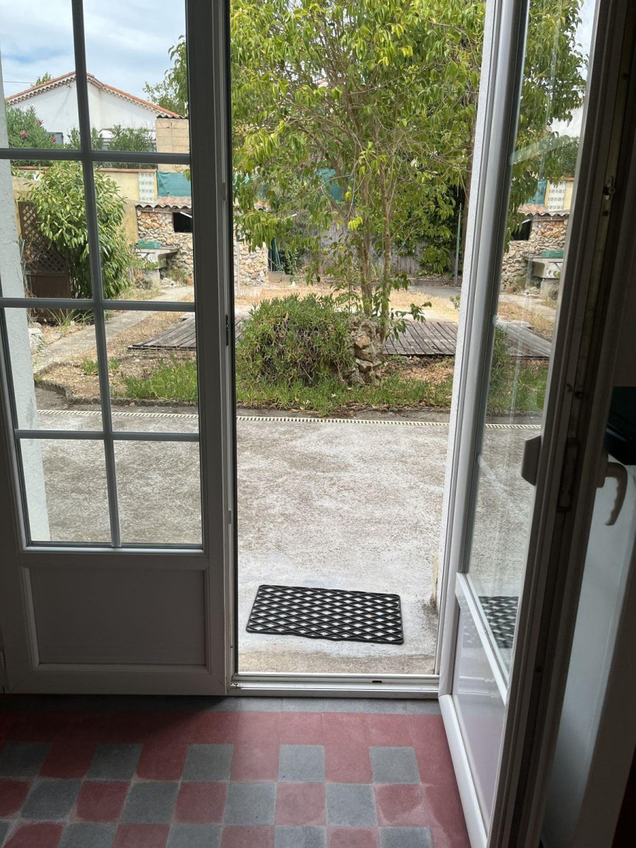 
                                                Location
                                                 Proche du centre ville et de toutes commodites .