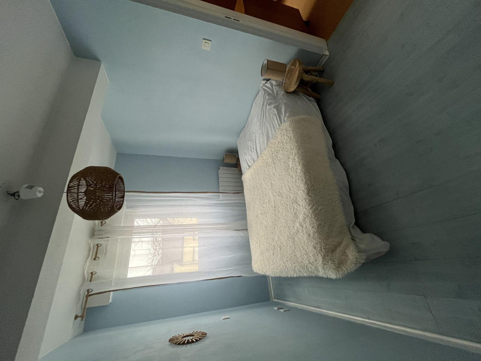 
                                                Location
                                                 Proche gare maritime T2 meublé lumineux -parking