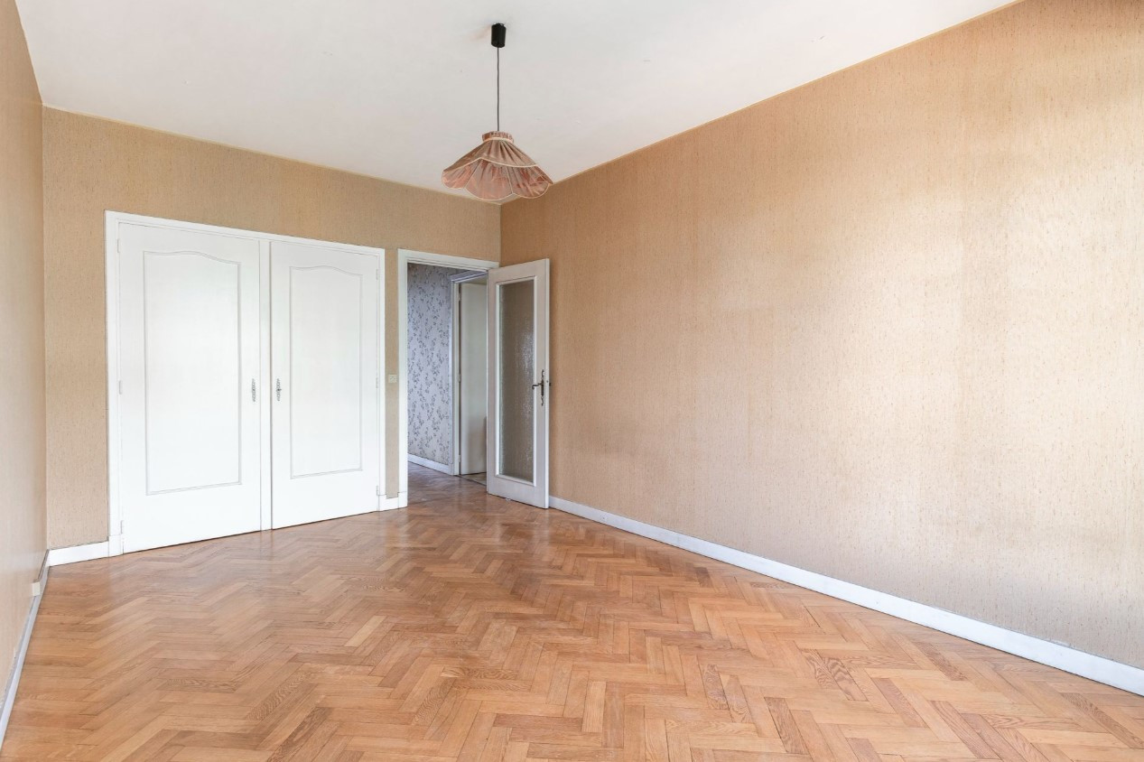 
                                                Vente
                                                 Promenade des anglais 3 pièces en étage élevé avec VUE MER a vendre