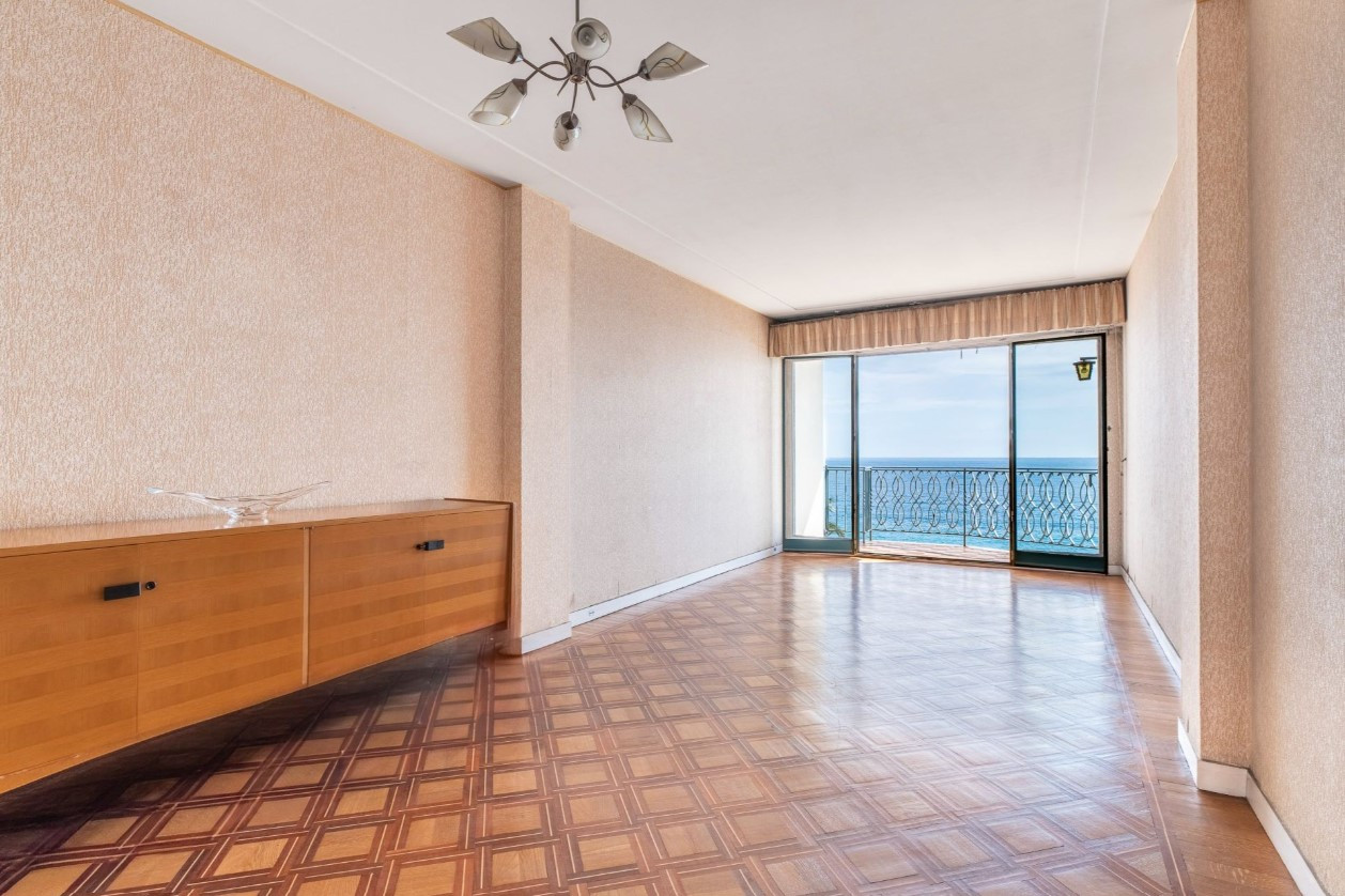 
                                                Vente
                                                 Promenade des anglais 3 pièces en étage élevé avec VUE MER a vendre