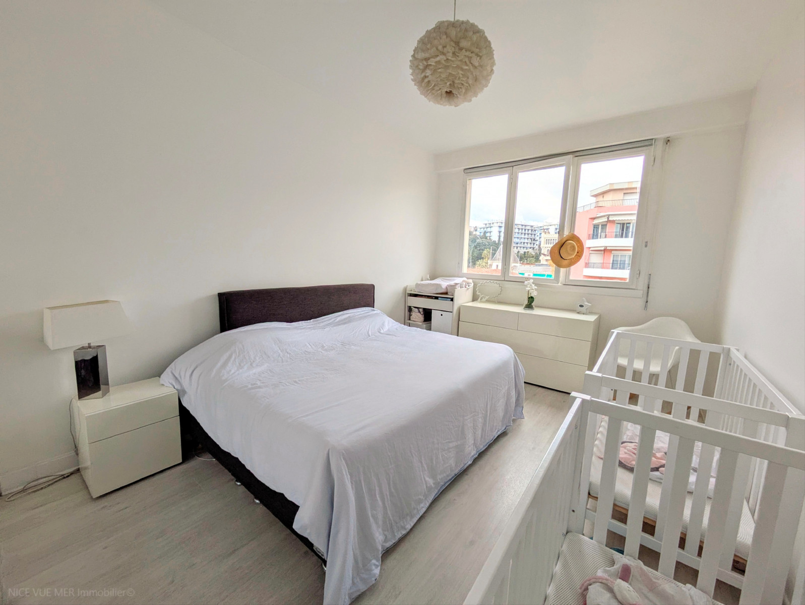 
                                                Vente
                                                 Promenade des anglais 3 pièces en étage élevé VUE MER a vendre