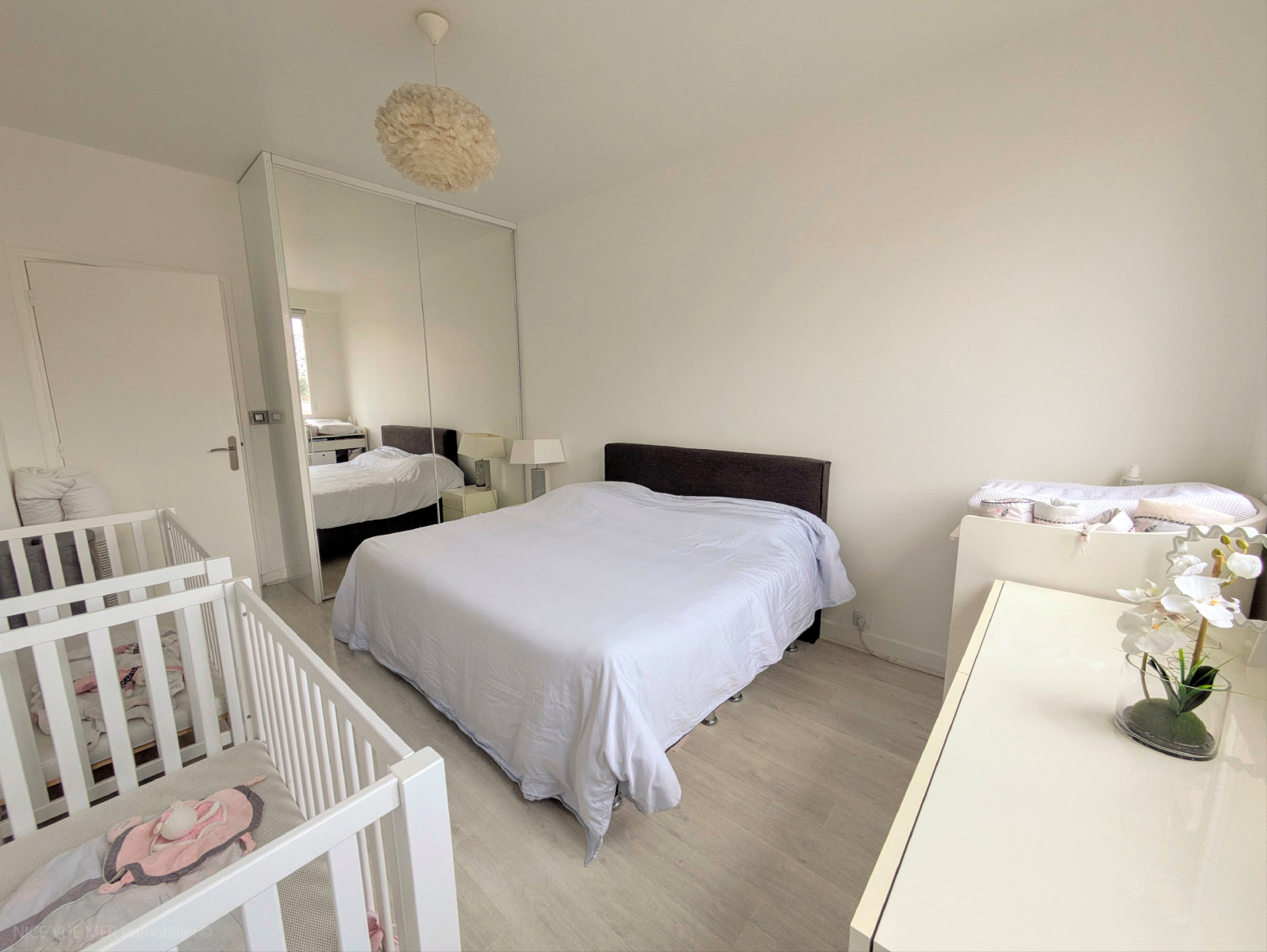 
                                                Vente
                                                 Promenade des anglais 3 pièces en étage élevé VUE MER a vendre