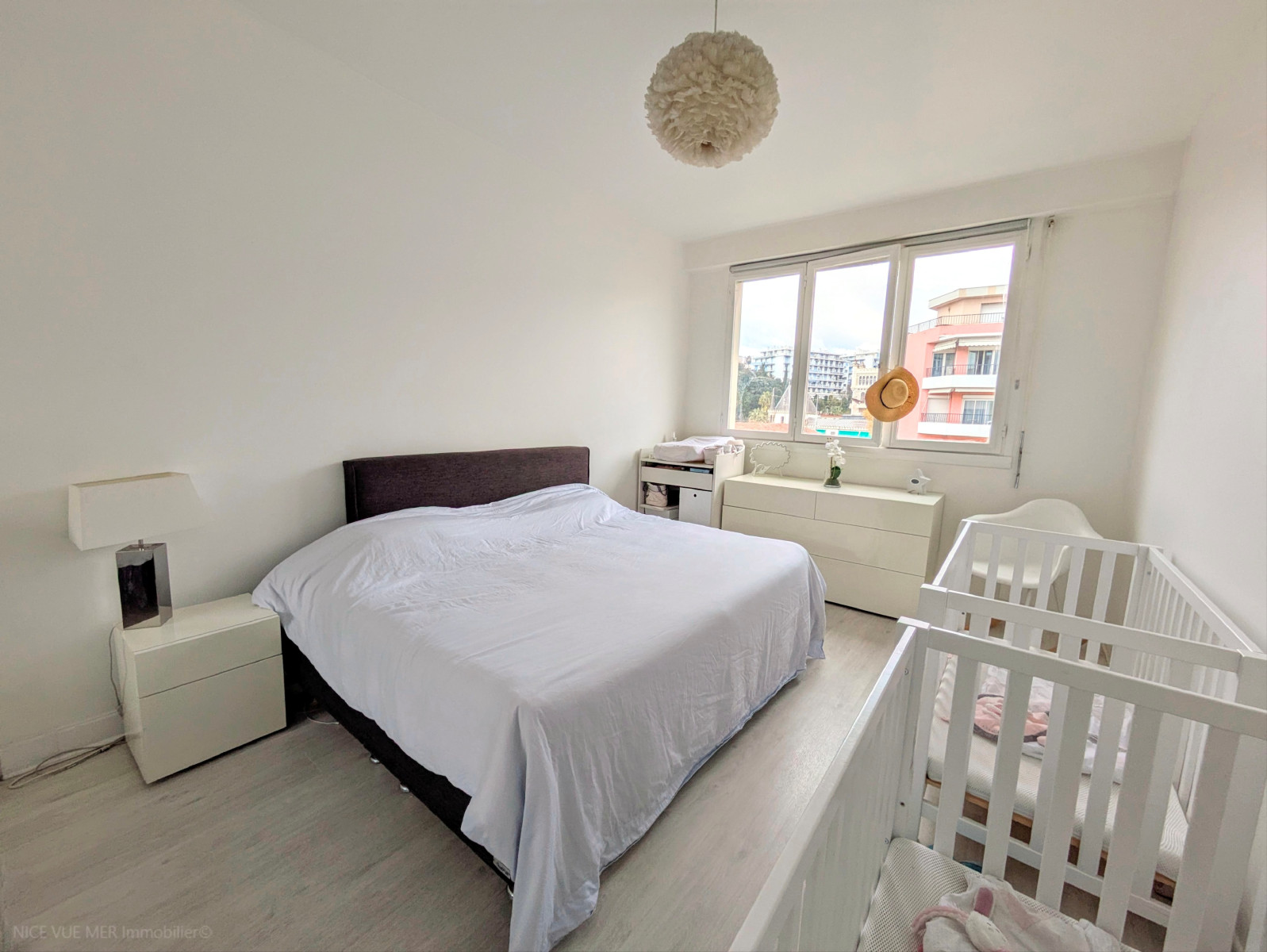 
                                                Vente
                                                 Promenade des anglais 3 pièces en étage élevé VUE MER a vendre