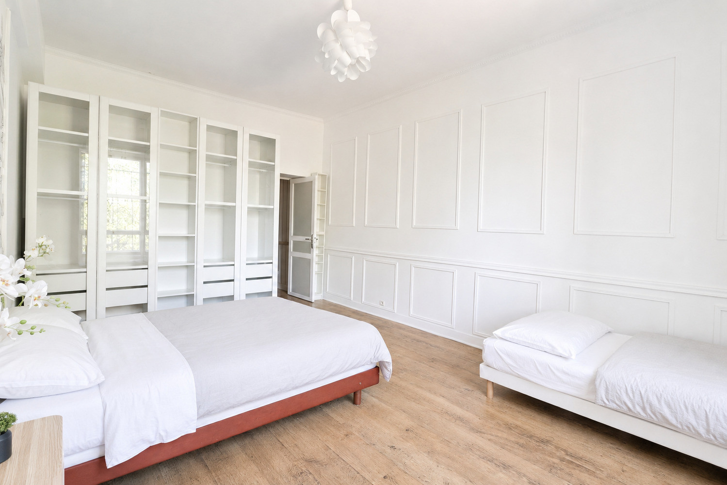 
                                                Vente
                                                 Propriété 438 m², piscine et parc arboré