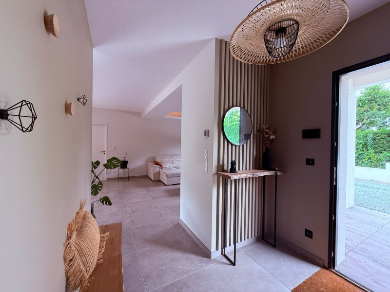 
                                                Vente
                                                 Propriété avec 2 maisons indépendantes, 2 piscines, gîte et terrain arboré – 15 min de Bergerac