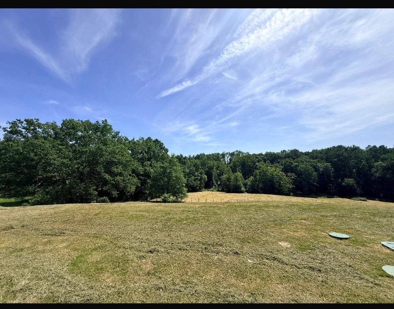 
                                                Vente
                                                 Propriété avec 2 maisons indépendantes, 2 piscines, gîte et terrain arboré – 15 min de Bergerac