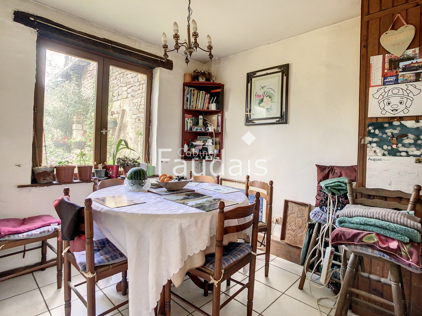 
                                                Vente
                                                 Propriété avec deux logements et grand potentiel d'agrandiss