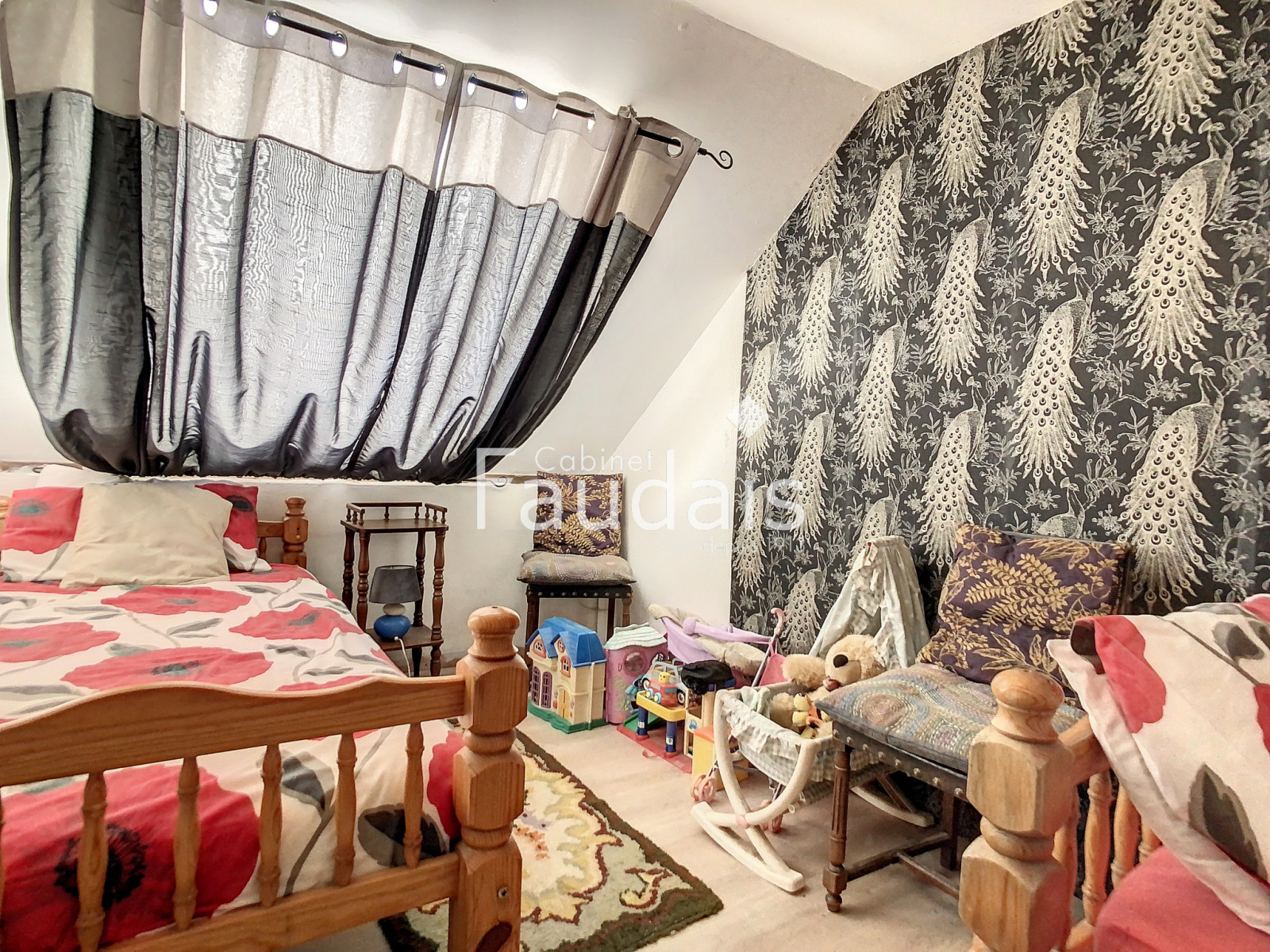 
                                                Vente
                                                 Propriété avec deux logements et grand potentiel d'agrandiss