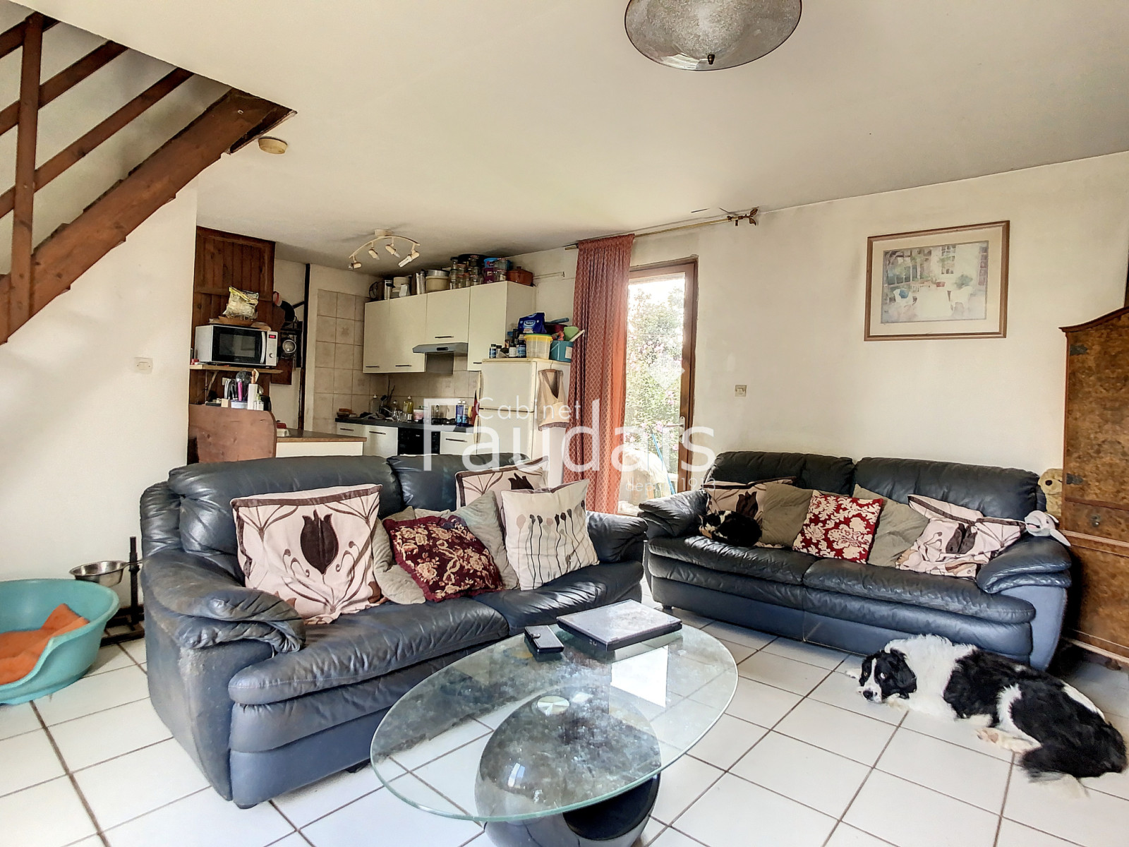 
                                                Vente
                                                 Propriété avec deux logements et grand potentiel d'agrandiss