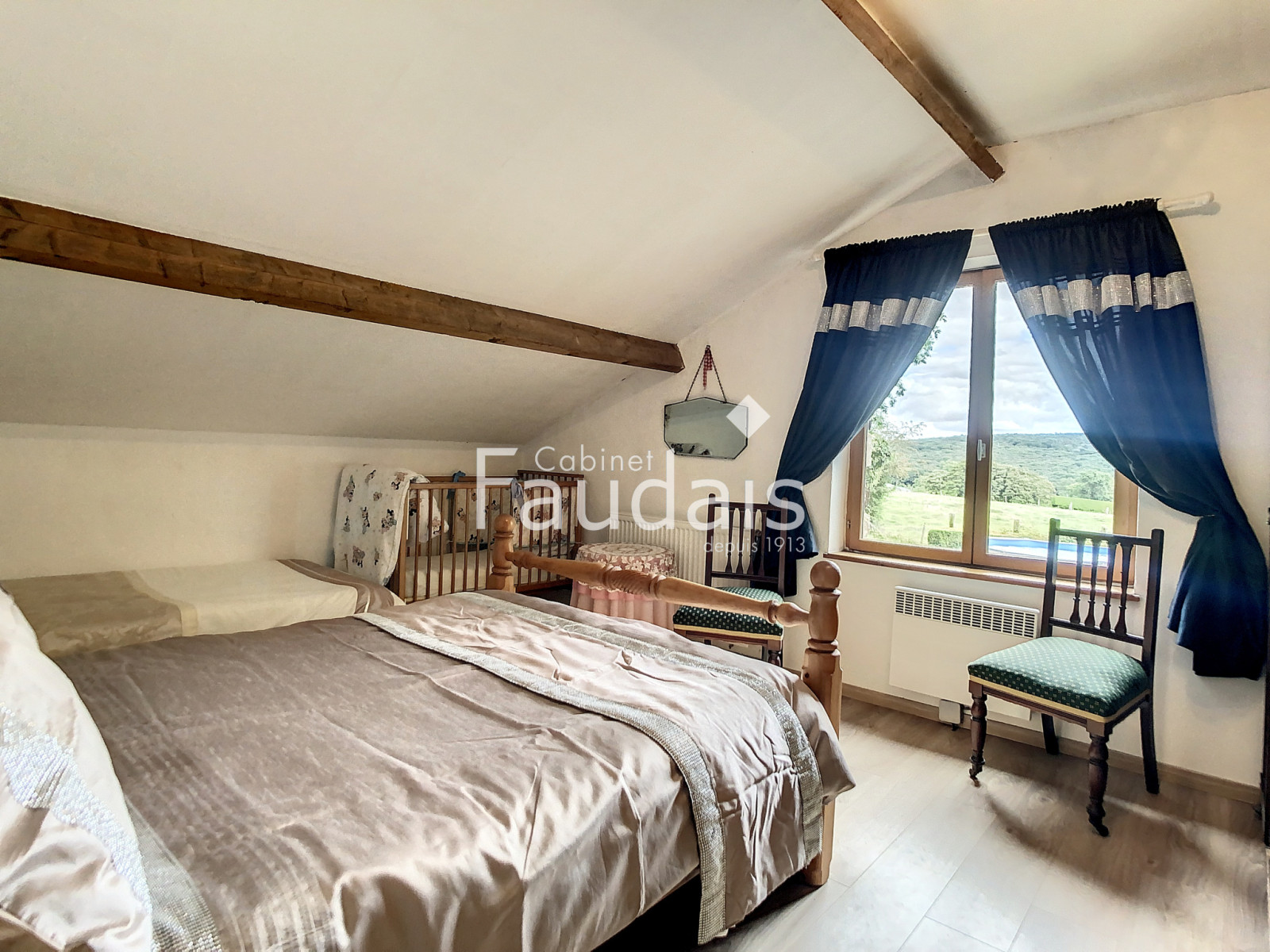 
                                                Vente
                                                 Propriété avec deux logements et grand potentiel d'agrandiss