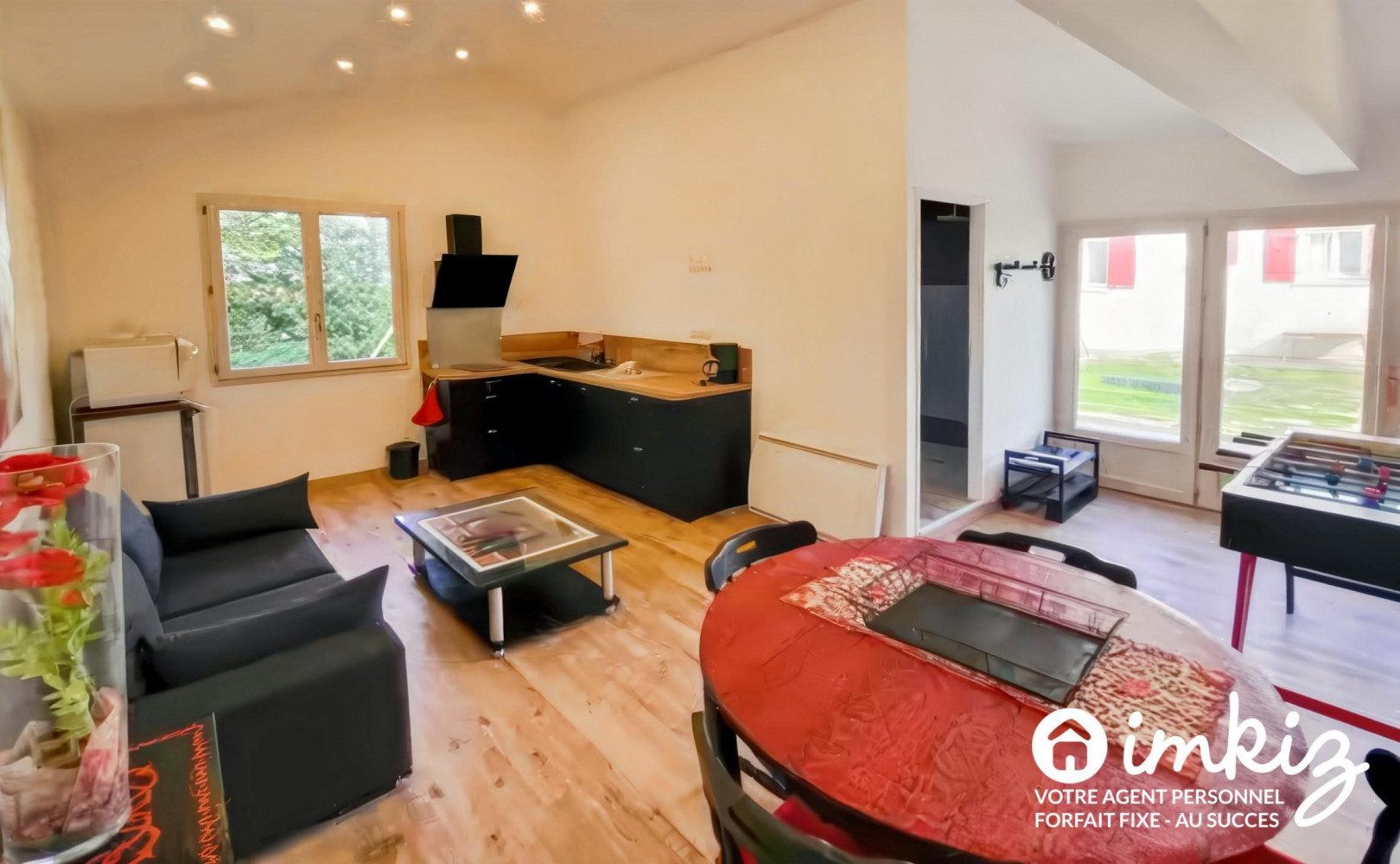 
                                                Vente
                                                 Propriété avec pigeonnier, terrain plat, annexe