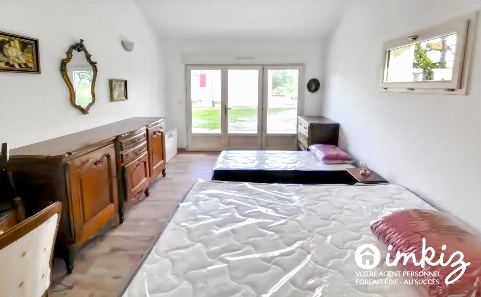 
                                                Vente
                                                 Propriété avec pigeonnier, terrain plat, annexe