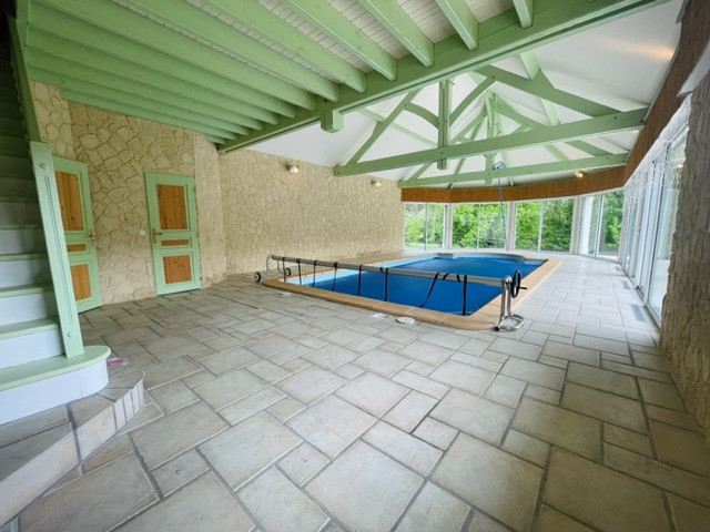 
                                                Vente
                                                 PROPRIETE AVEC PISCINE SUR 6648M² DE TERRAIN