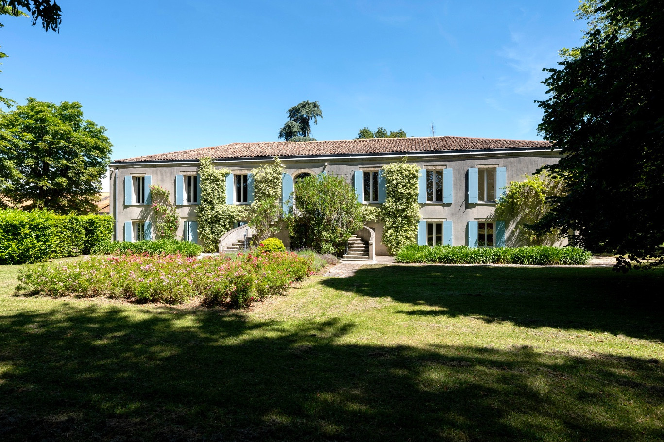 
                                                Vente
                                                 PROPRIÉTÉ D’EXCEPTION AUX PORTES DE BORDEAUX