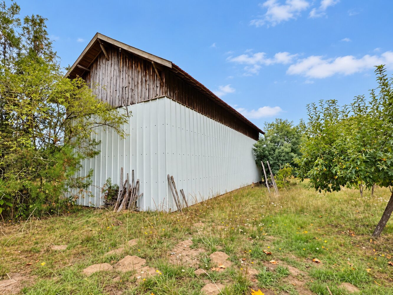 
                                                Vente
                                                 Propriété de 134 m² avec trois dépendances
