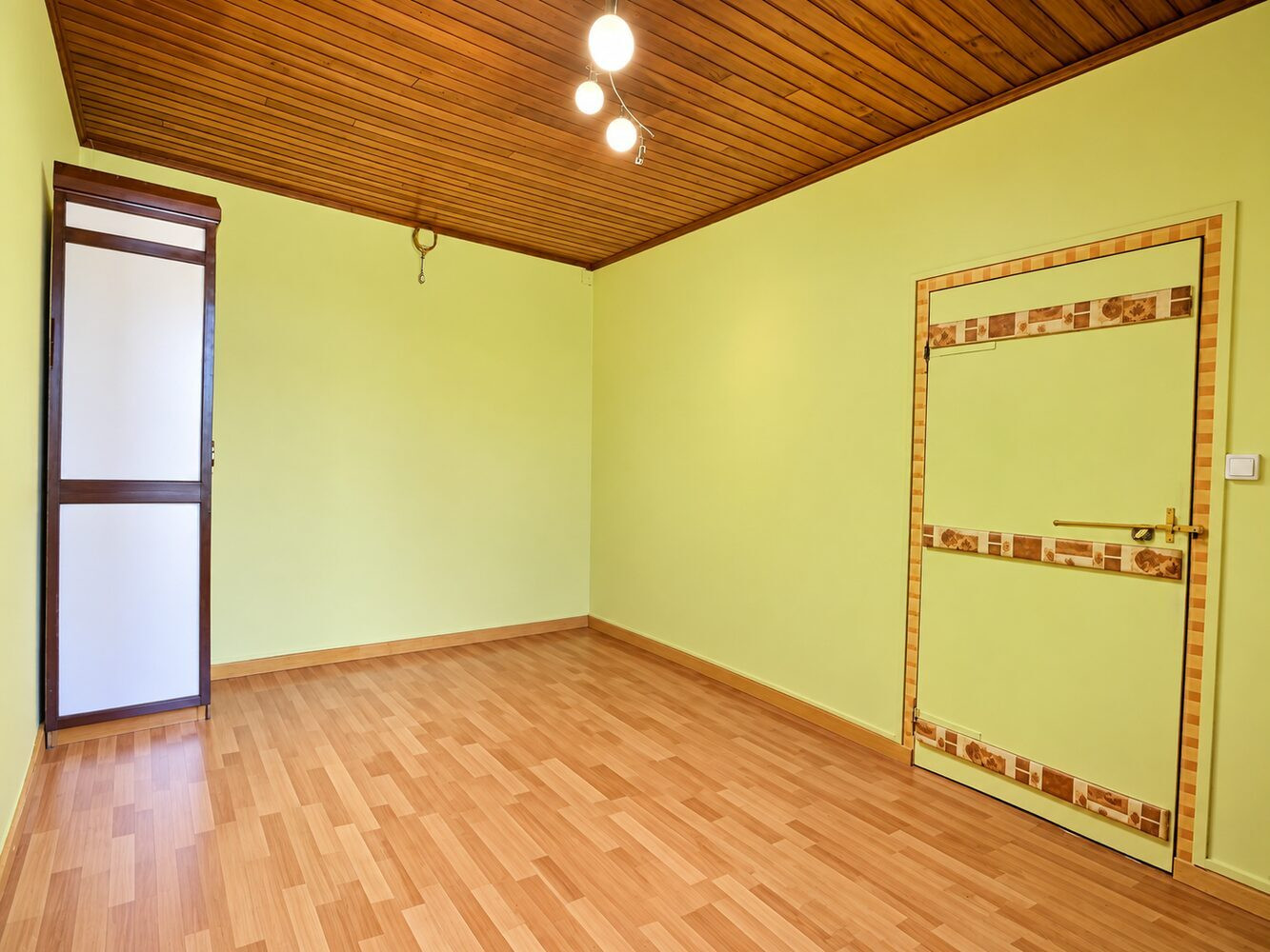 
                                                Vente
                                                 Propriété de 134 m² avec trois dépendances