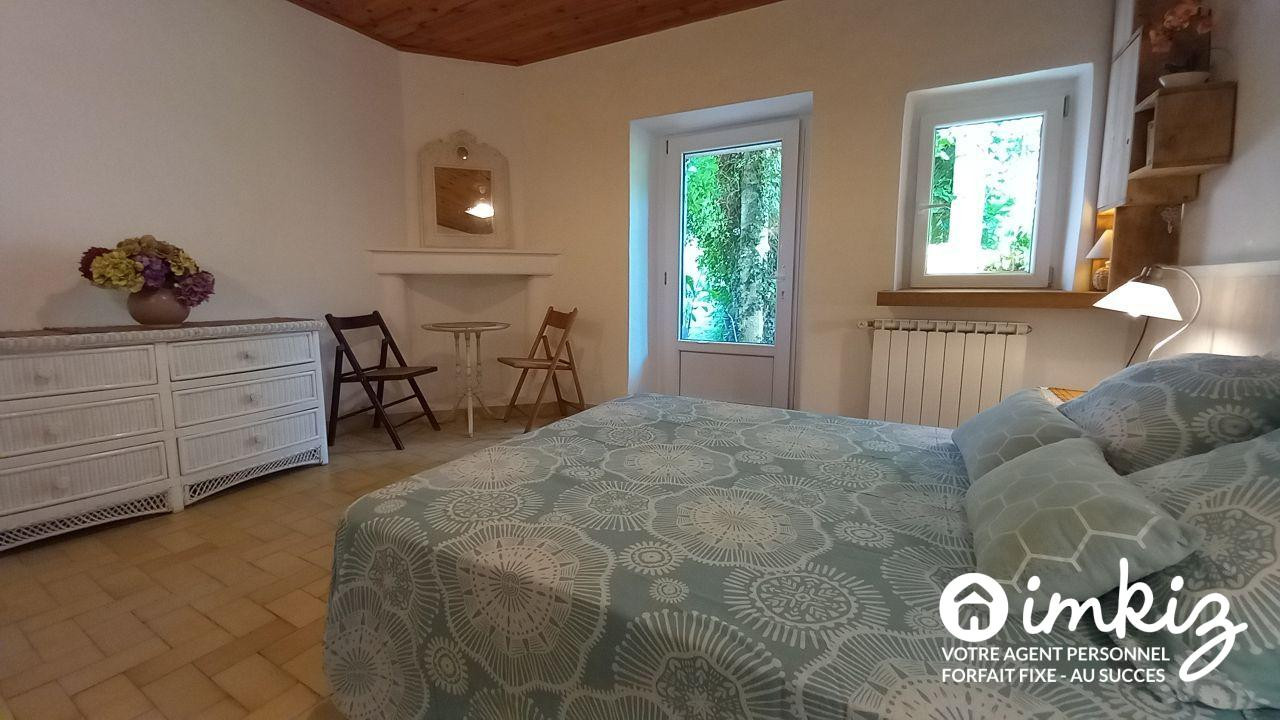 
                                                Vente
                                                 Propriété de caractère 11 pièces