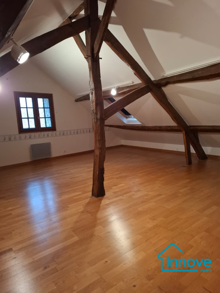 
                                                Vente
                                                 Proprieté de caractère de 600 m2 dans le Mantois-26000m2 de te