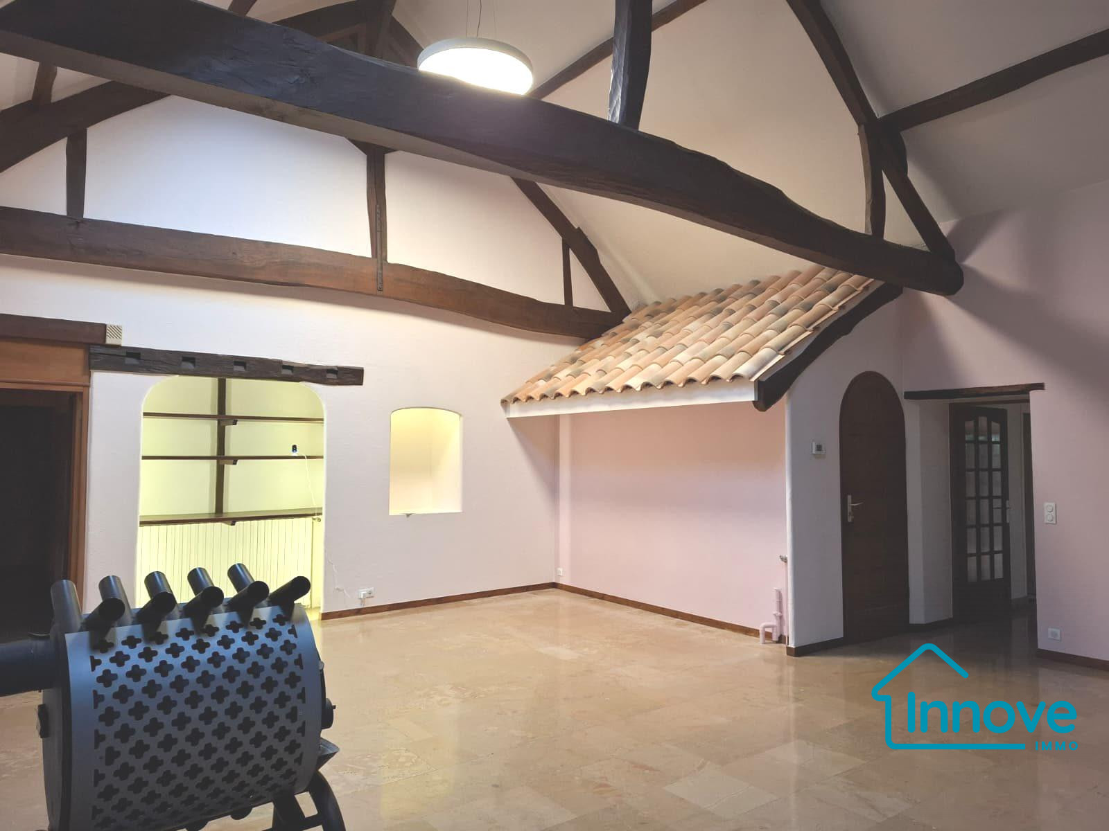 
                                                Vente
                                                 Proprieté de caractère de 600 m2 dans le Mantois-26000m2 de te