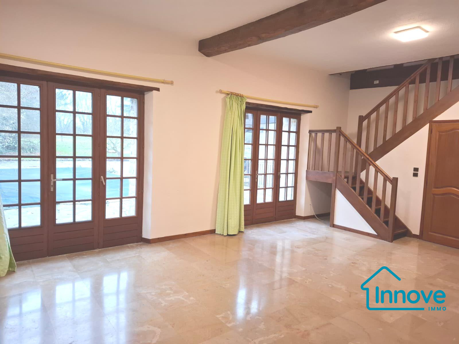 
                                                Vente
                                                 Proprieté de caractère de 600 m2 dans le Mantois-26000m2 de te