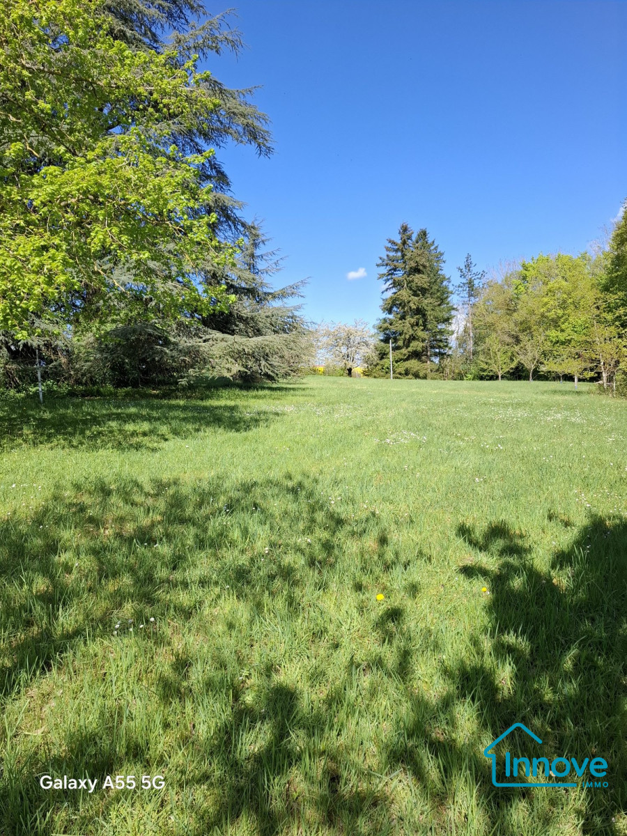 
                                                Vente
                                                 Proprieté de caractère de 600 m2 dans le Mantois-26000m2 de te
